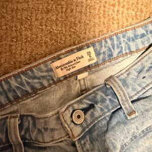 Discontinued Abercrombie & Fitch High Rise 90s relaxed Jean - vintage style